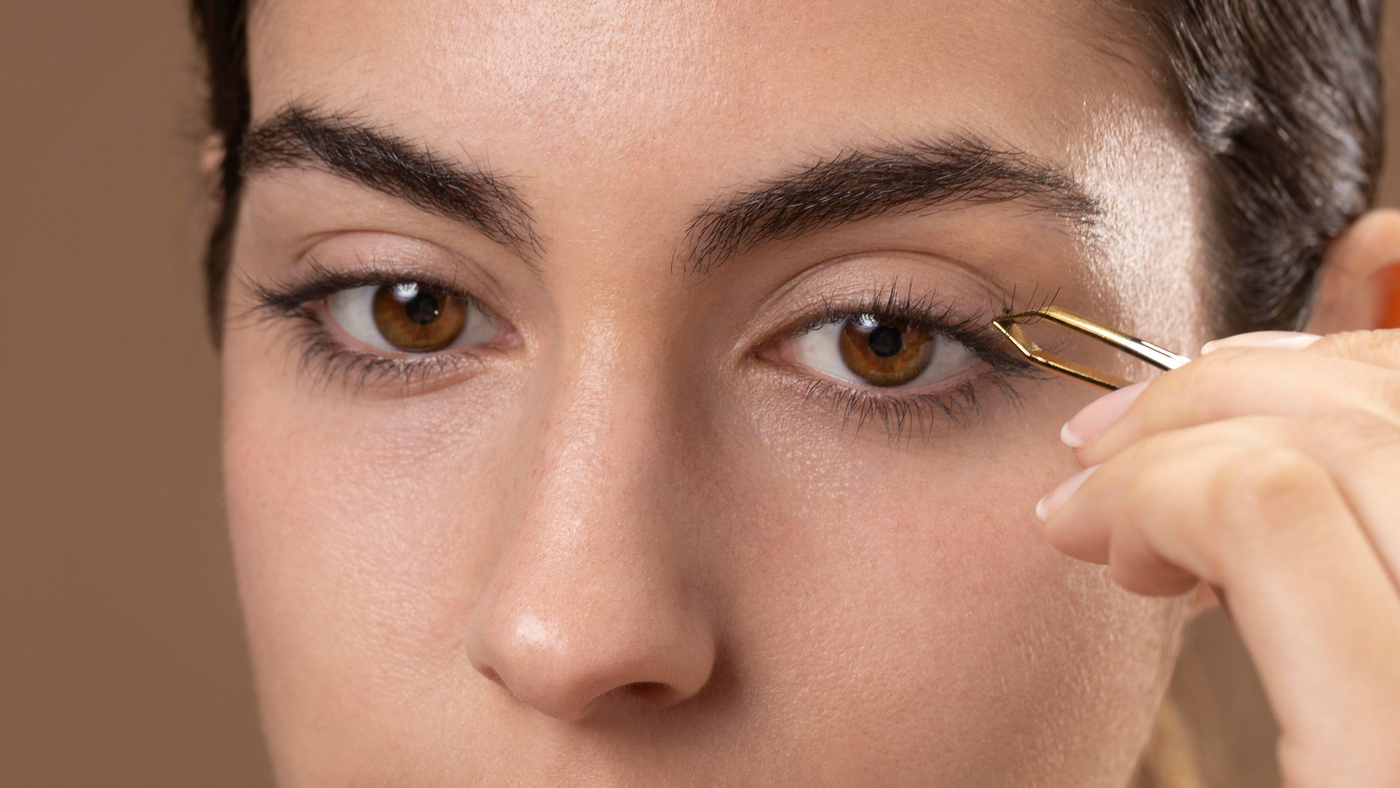 Lash Hacks for the Shaky-Handed